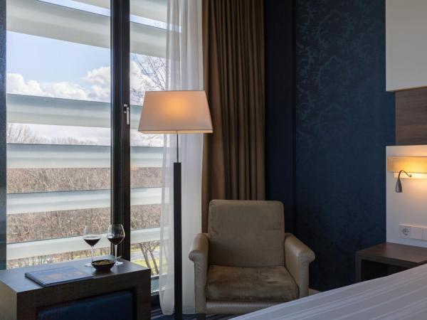 Leonardo Royal Hotel Den Haag Promenade : photo 4 de la chambre chambre lit king-size deluxe