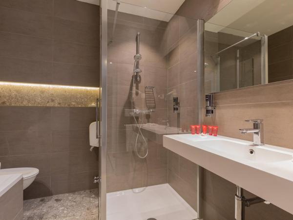 Leonardo Hotel Antwerp The Plaza : photo 7 de la chambre suite