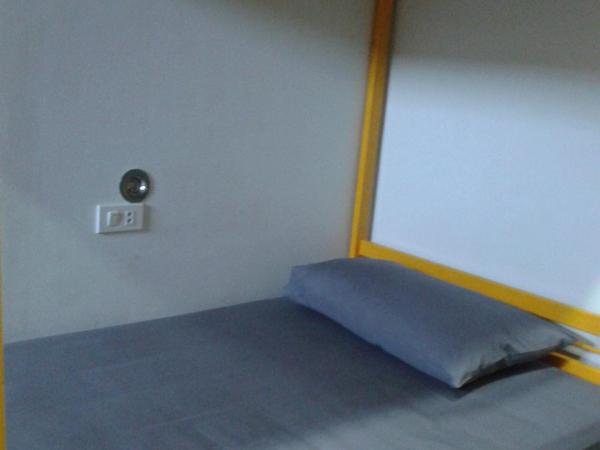 Phuket Sunny Hostel : photo 5 de la chambre chambre lits jumeaux - vue sur ville