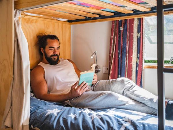 The Flaming Kiwi Backpackers : photo 3 de la chambre lit simple dans dortoir de 4 lits