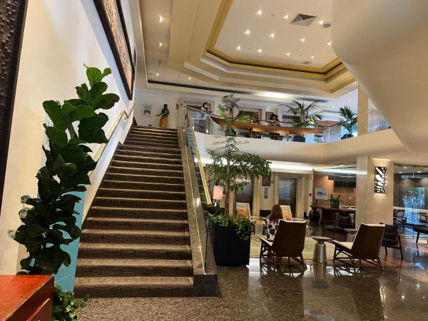 Aloha Gem Studio - 2 bed with high speed WIFI - Luana Waikiki Hotel & Suite 917, 2045 Kalakaua Avenue HI 96815 : photo 1 de la chambre studio - vue sur montagne