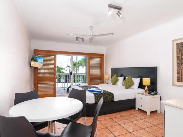Paradise On The Beach Resort : photo 4 de la chambre pool view studio plus
