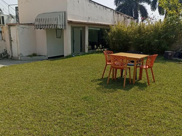 Ballygunge Guest House : photo 5 de la chambre chambre double deluxe avec baignoire