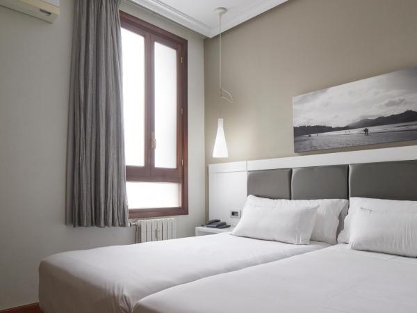 Pensión Alemana : photo 8 de la chambre chambre double ou lits jumeaux - donnant sur l'intérieur