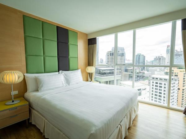 Urbana Langsuan Hotel : photo 6 de la chambre studio avec balcon