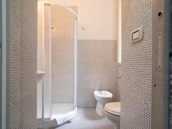 Hotel Tonic : photo 4 de la chambre chambre simple basique