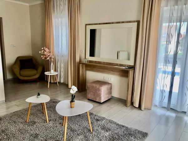 Alenso Guesthouse : photo 3 de la chambre suite lit king-size avec balcon