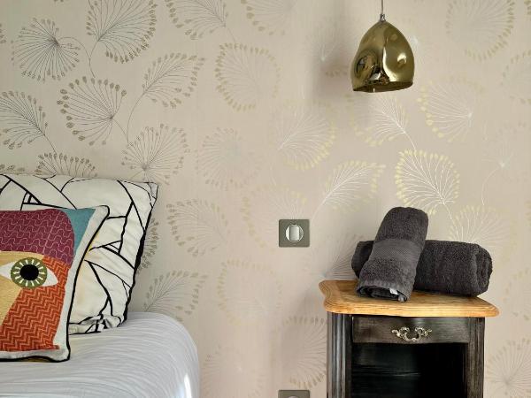 LA COUR CARREE - chambres d'hôtes : photo 7 de la chambre chambre double ou lits jumeaux