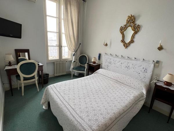 Hotel Montsegur : photo 6 de la chambre chambre quadruple (2 chambres)
