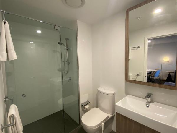 Brisbane One Apartments by CLLIX : photo 8 de la chambre petit appartement 2 chambres avec salle de bains