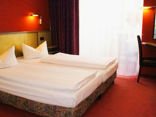 Hotel am Buschkrugpark : photo 1 de la chambre chambre double