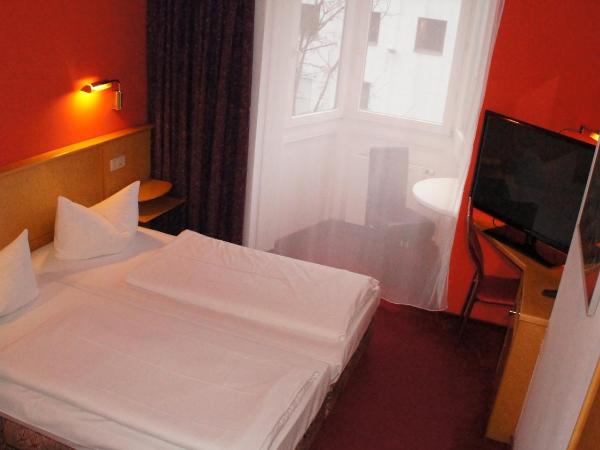 Hotel am Buschkrugpark : photo 5 de la chambre chambre double
