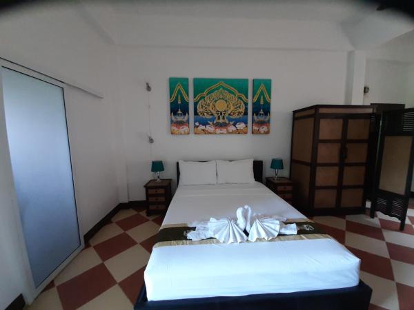 Liam's Guesthouse Adults Only : photo 5 de la chambre chambre triple deluxe