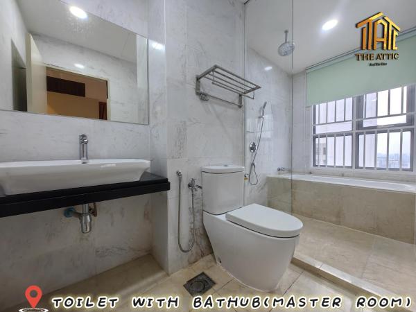 Attic Home Melaka Silverscape Residence & Jonker : photo 8 de la chambre dual key [2hall&4room] premium family suite (private bathtub and city view)