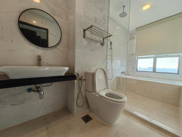 Attic Home Melaka Silverscape Residence & Jonker : photo 7 de la chambre dual key [2hall&4room] premium family suite (private bathtub and city view)
