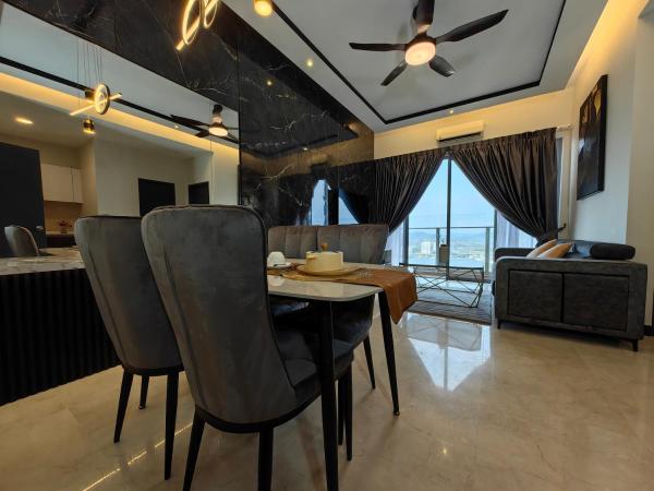 Attic Home Melaka Silverscape Residence & Jonker : photo 4 de la chambre dual key [2hall&4room] premium family suite (private bathtub and city view)