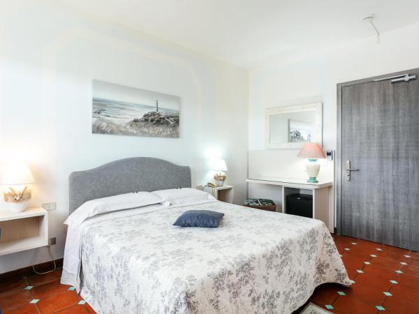 Hotel Stefania Boutique Hotel by the Beach : photo 2 de la chambre chambre double