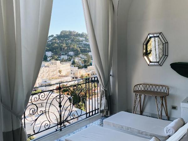 Capri Tiberio Palace - The Leading Hotels of the World : photo 1 de la chambre terrace suite with sea view