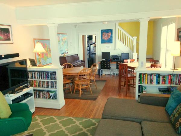 The Wayfaring Buckeye Hostel : photo 2 de la chambre maison de ville 3 chambres