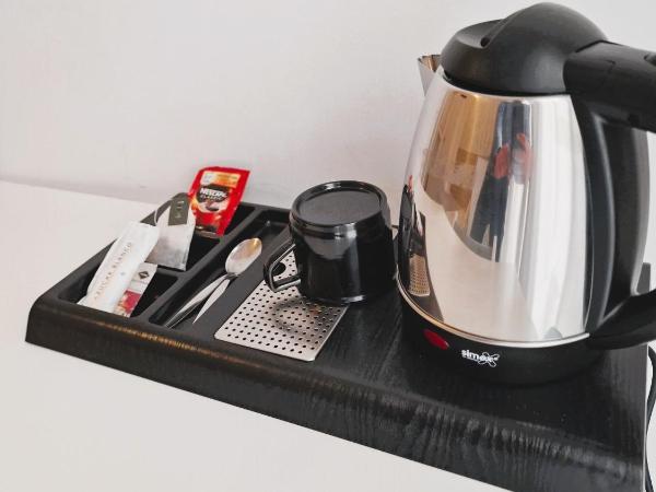 Hostal Comercial : photo 2 de la chambre chambre simple standard avec salle de bains privative