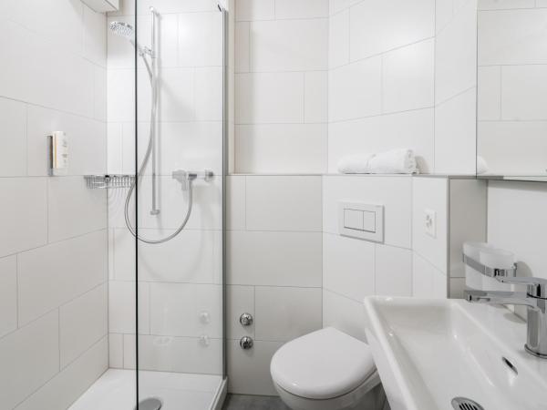 Hotel Merkur - West Station : photo 3 de la chambre chambre double