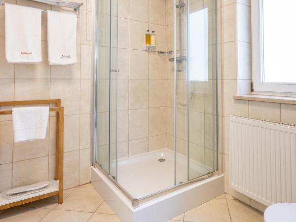 Villa Antonina : photo 6 de la chambre chambre double - vue sur jardin