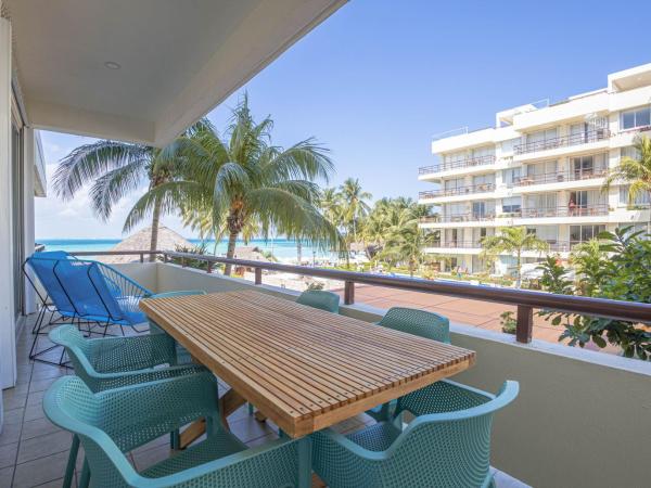 Ixchel Beach Hotel : photo 10 de la chambre suite 1 chambre avec vue sur l'océan ou le jardin