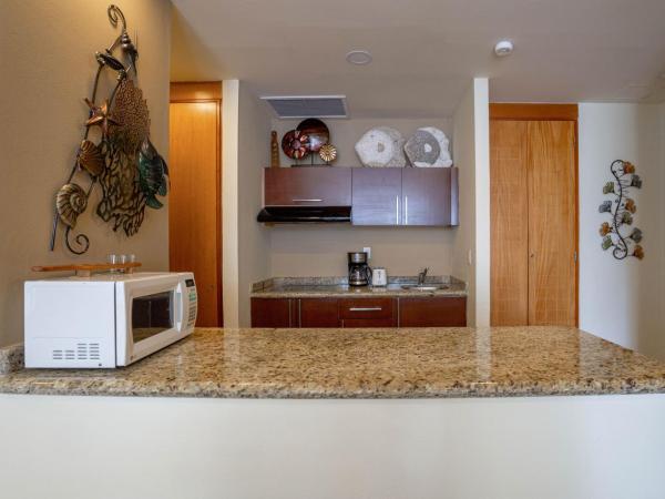 Ixchel Beach Hotel : photo 5 de la chambre suite 1 chambre avec vue sur la mer