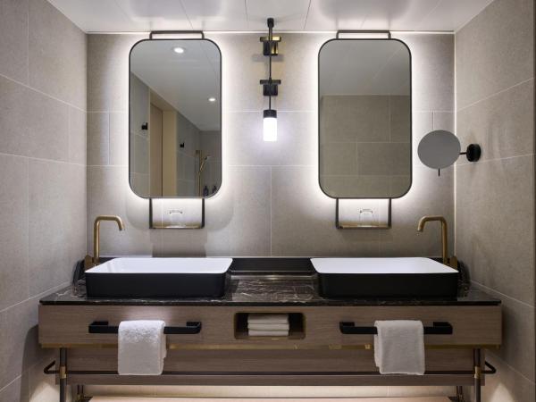 Sheraton Hong Kong Hotel & Towers : photo 6 de la chambre suite 1 chambre lit king-size