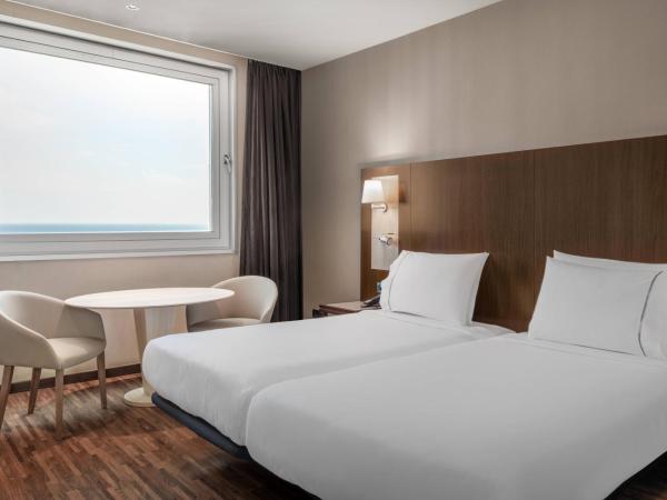 AC Hotel Barcelona Fórum by Marriott : photo 2 de la chambre chambre lits jumeaux - vue sur mer