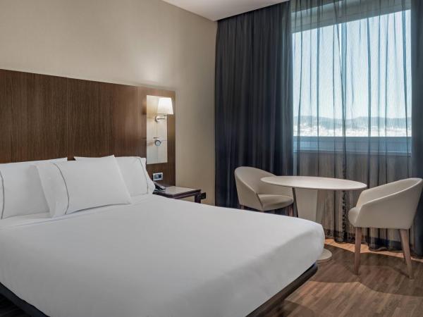 AC Hotel Barcelona Fórum by Marriott : photo 2 de la chambre chambre lit queen-size - vue sur ville