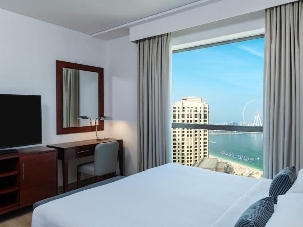 Delta Hotels by Marriott Jumeirah Beach, Dubai : photo 5 de la chambre suite familiale 2 chambres avec balcon - Étage supérieur - vue partielle sur mer - kit de plage gratuit