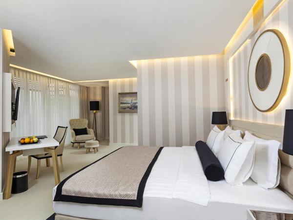 Ramada Hotel & Suites by Wyndham Istanbul- Sisli : photo 5 de la chambre suite deluxe