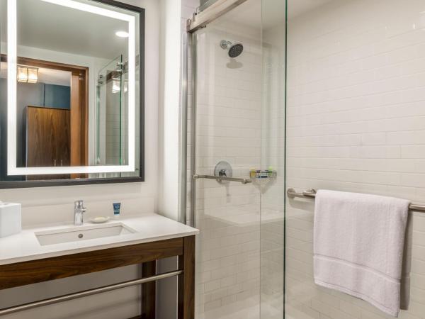 Four Points by Sheraton Monterrey Airport : photo 5 de la chambre studio lit king-size