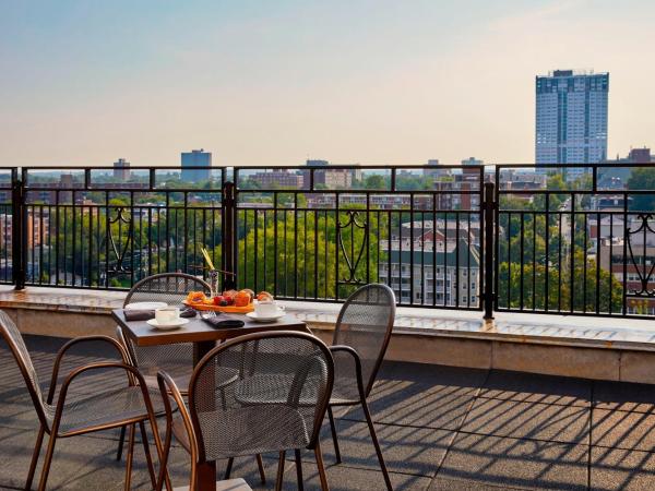 The Westin Nova Scotian : photo 2 de la chambre suite studio 1 lit king-size avec canapé-lit et baignoire spa - vue sur ville