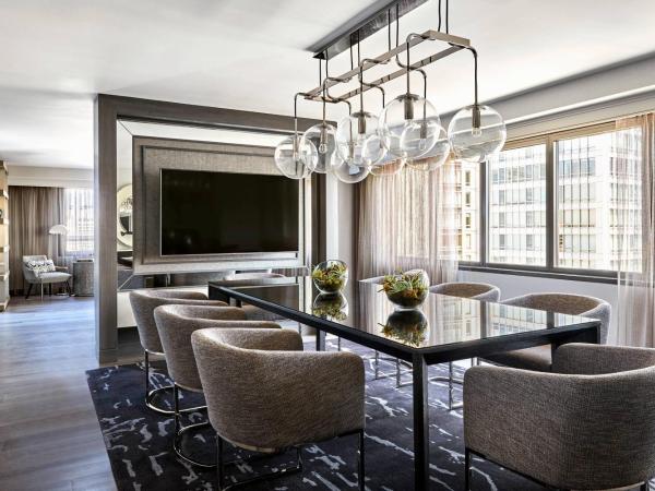 San Francisco Marriott Marquis Union Square : photo 3 de la chambre suite prsidentielle avec 1chambre lit king-size avec balcon - vue sur baie