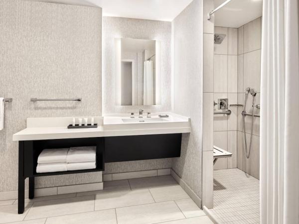 San Francisco Marriott Marquis Union Square : photo 2 de la chambre chambre lit king-size avec baignoire adaptée - pour personnes à mobilité réduite/malentendantes - vue sur ville