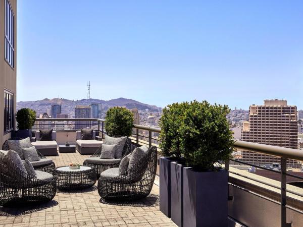 San Francisco Marriott Marquis Union Square : photo 5 de la chambre suite prsidentielle avec 1chambre lit king-size avec balcon - vue sur baie