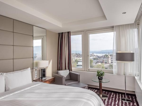 Zurich Marriott Hotel : photo 2 de la chambre suite club avec accès au salon club