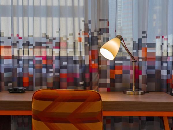 Aloft Houston Downtown : photo 3 de la chambre chambre lit king-size aloft