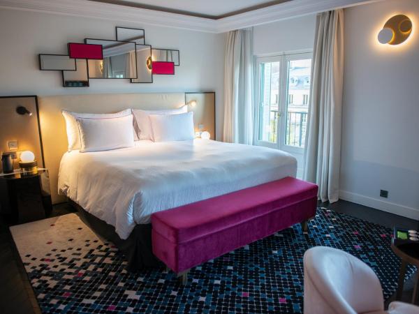 Fauchon l'Hôtel Paris : photo 2 de la chambre chambre double deluxe - vue sur tour eiffel