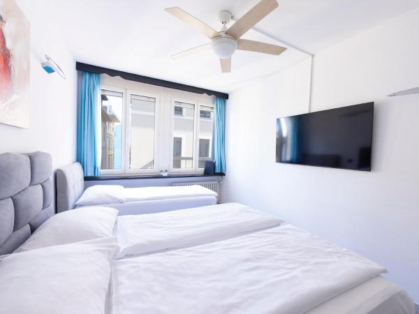 Hotel San Carlo : photo 4 de la chambre chambre double avec lit d'appoint