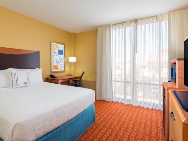 Fairfield Inn & Suites Louisville Downtown : photo 3 de la chambre chambre lit queen-size 