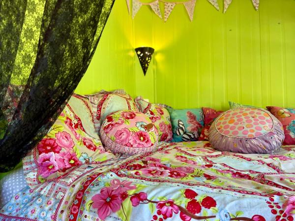 Gîte Les logis du Pech : photo 2 de la chambre chambre double - vue sur jardin