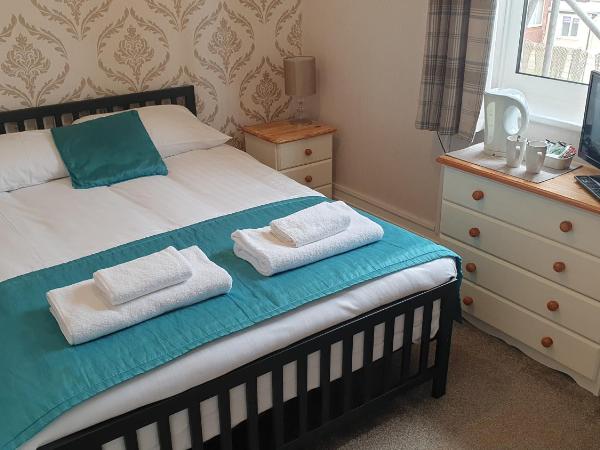 HOTEL242 : photo 1 de la chambre petite chambre double