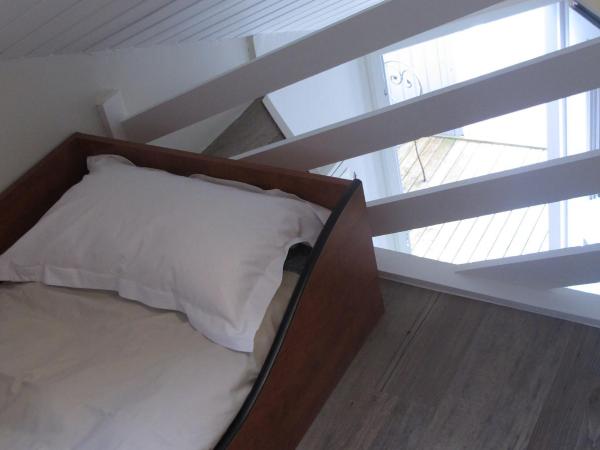 Hotel Nuit Et Jour - La Maison de Lucile : photo 7 de la chambre chambre familiale (2 adultes et 2 enfants)