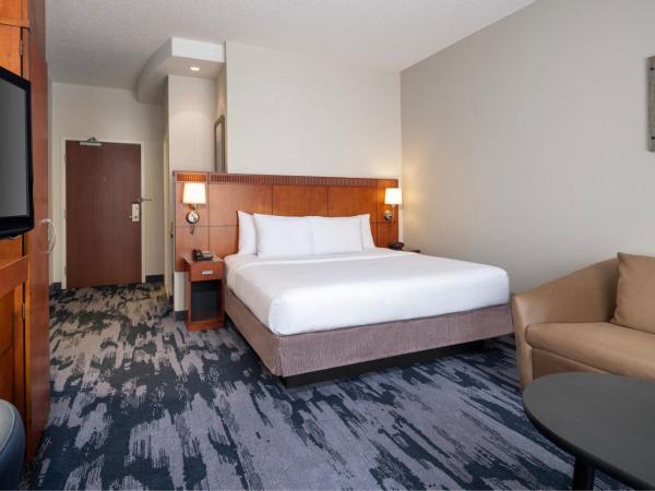 Fairfield Inn & Suites Orlando Ocoee : photo 1 de la chambre chambre 1 lit king-size avec canapé-lit