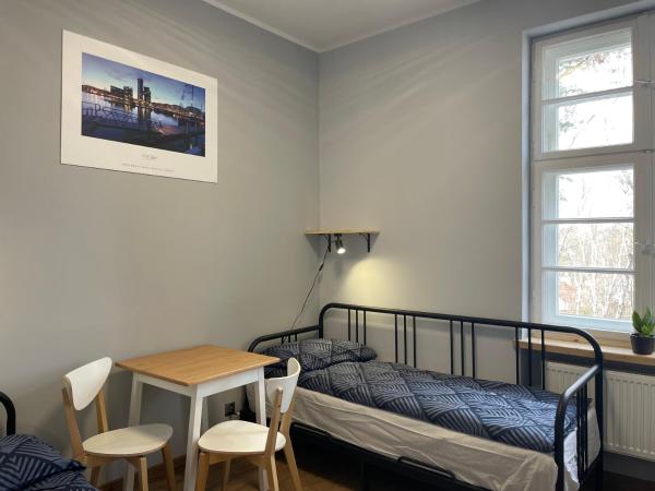 BP Hostel Gdynia : photo 10 de la chambre chambre double deluxe