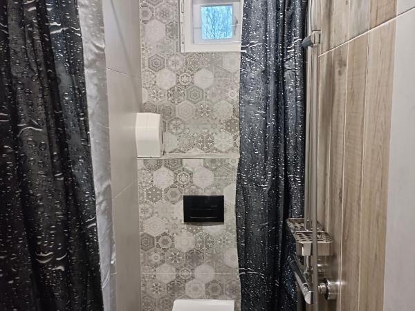 BP Hostel Gdynia : photo 3 de la chambre chambre double deluxe