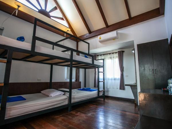 Phitharom PP Resort : photo 10 de la chambre chambre quadruple - lits superposés